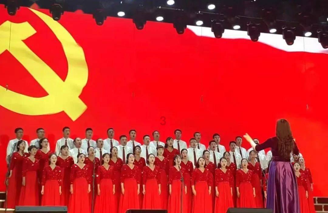 我17岁在老家有暖气太热不穿衣服可以吗（家里有亲戚）？游戏画面