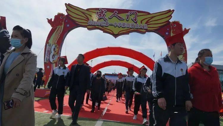 上海一男子接银行电话被买保险，4年被扣1万，此事该由谁来担责？