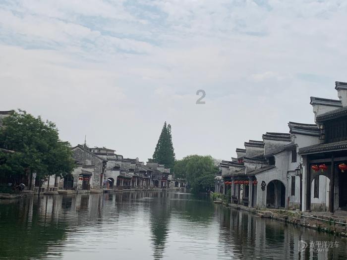 逃出巫婆屋